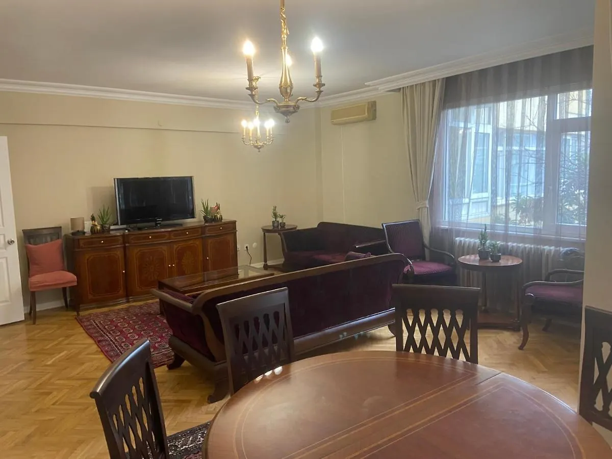 Serene & Spacious 3Br Apartment In Istanbul'S Prime Location - Discover Vibrant Seafront Living